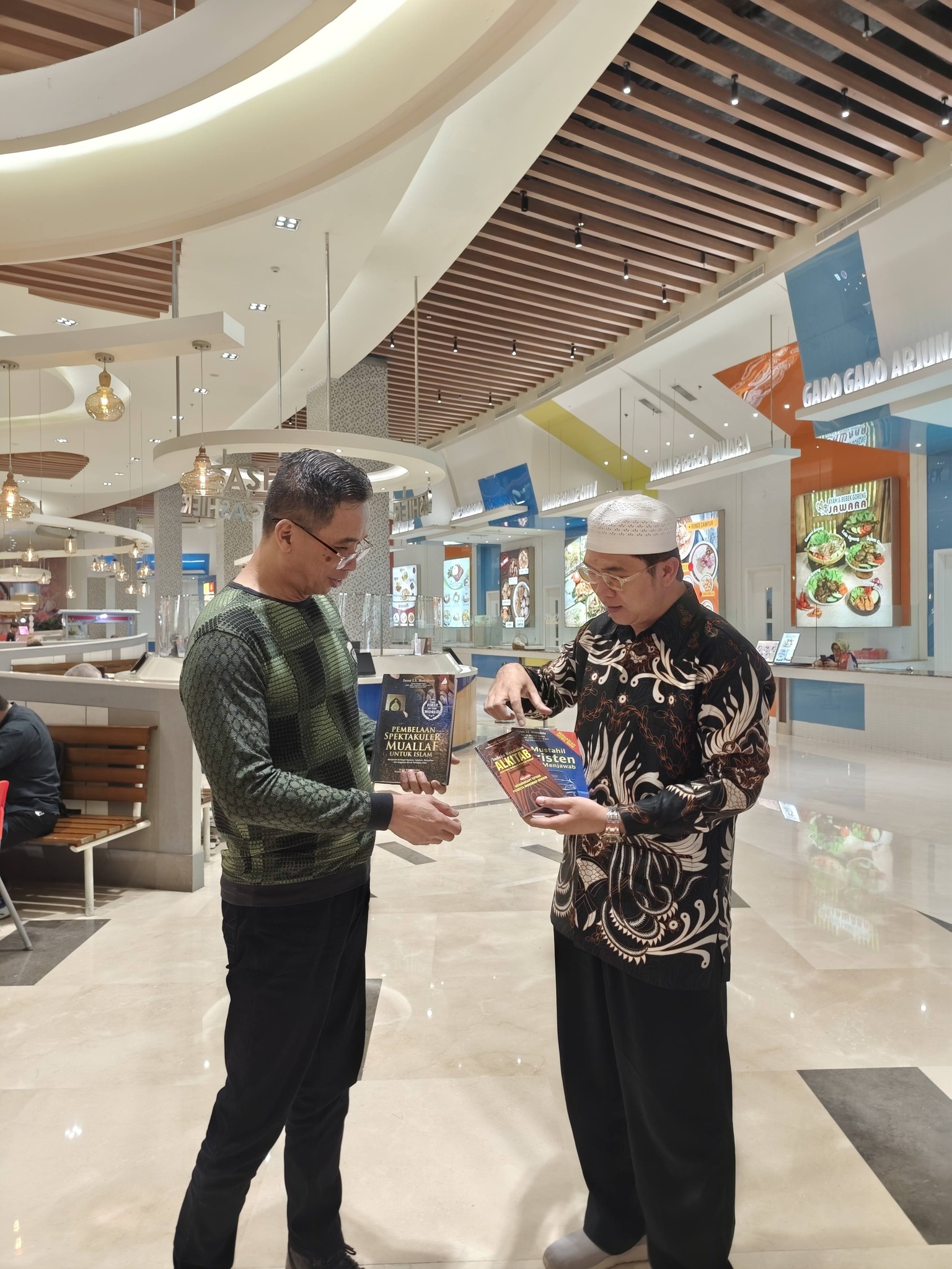 Islam, Kristen, Kekristenan, Agama, Perbandingan Agama, Dialog Agama, Dialog Lintas Agama, Teologi, Sejarah Agama, Kajian Islam, Kajian Kristen, Dakwah Islam, Apologetika, Mualaf, Kristenisasi, Pemurtadan, Akidah Islam, Aqidah, Kajian Akidah, Sejarah Islam, Sejarah Kristen, Kitab Suci, Alkitab, Bible, Injil, Taurat